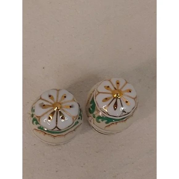Japanese salt and pepper shakers Ceramic Green Floral design VTG Japan - Picture 5 of 7